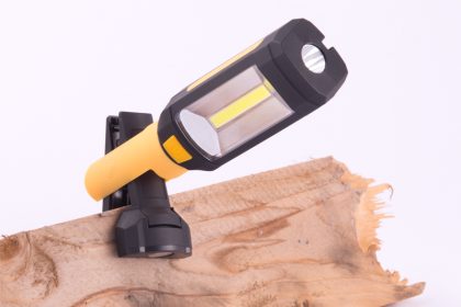 Svítilna LED s magnetem 5