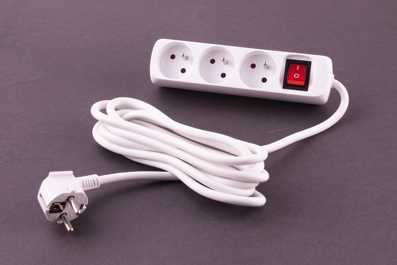 Kabel prodlužovací 3m/3 zásuvky s vypínačem IP20