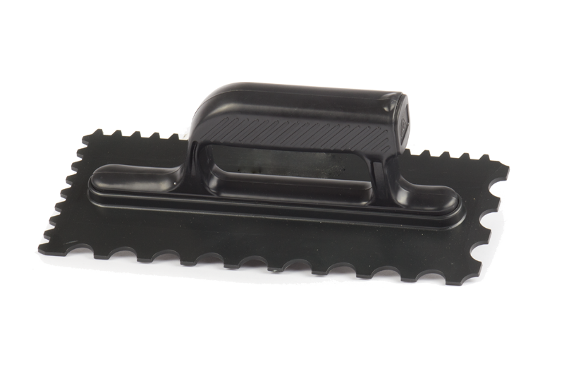 Hladítko PLAST oblé zuby 27cm